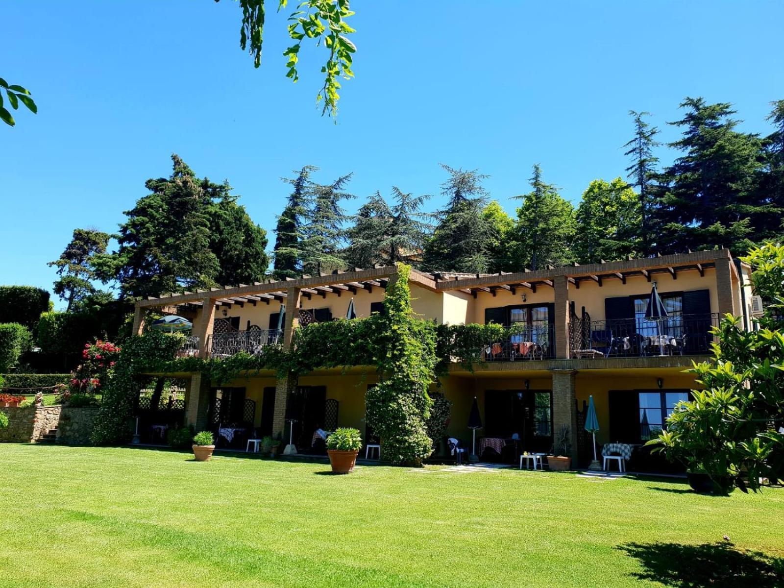 Elena Aparthotel Guardistallo