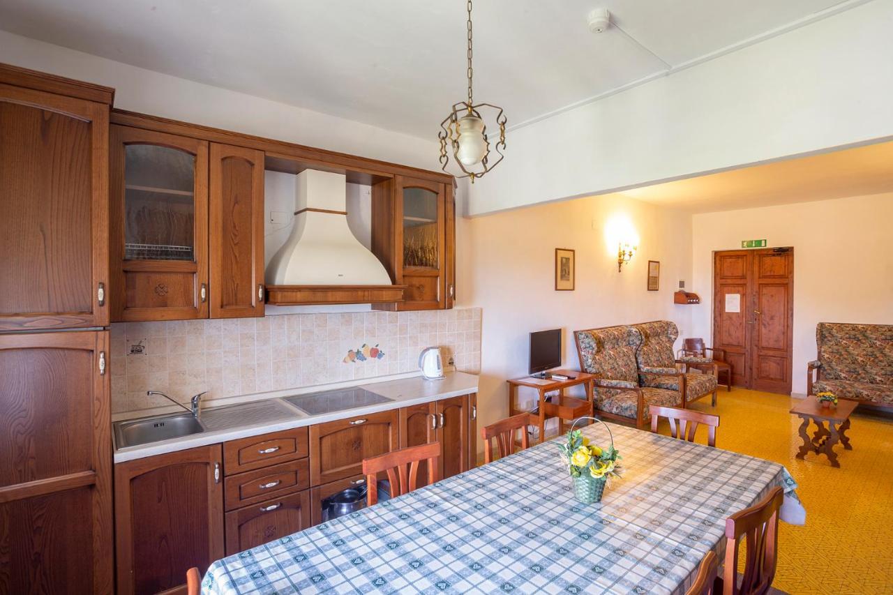 Elena Aparthotel Guardistallo