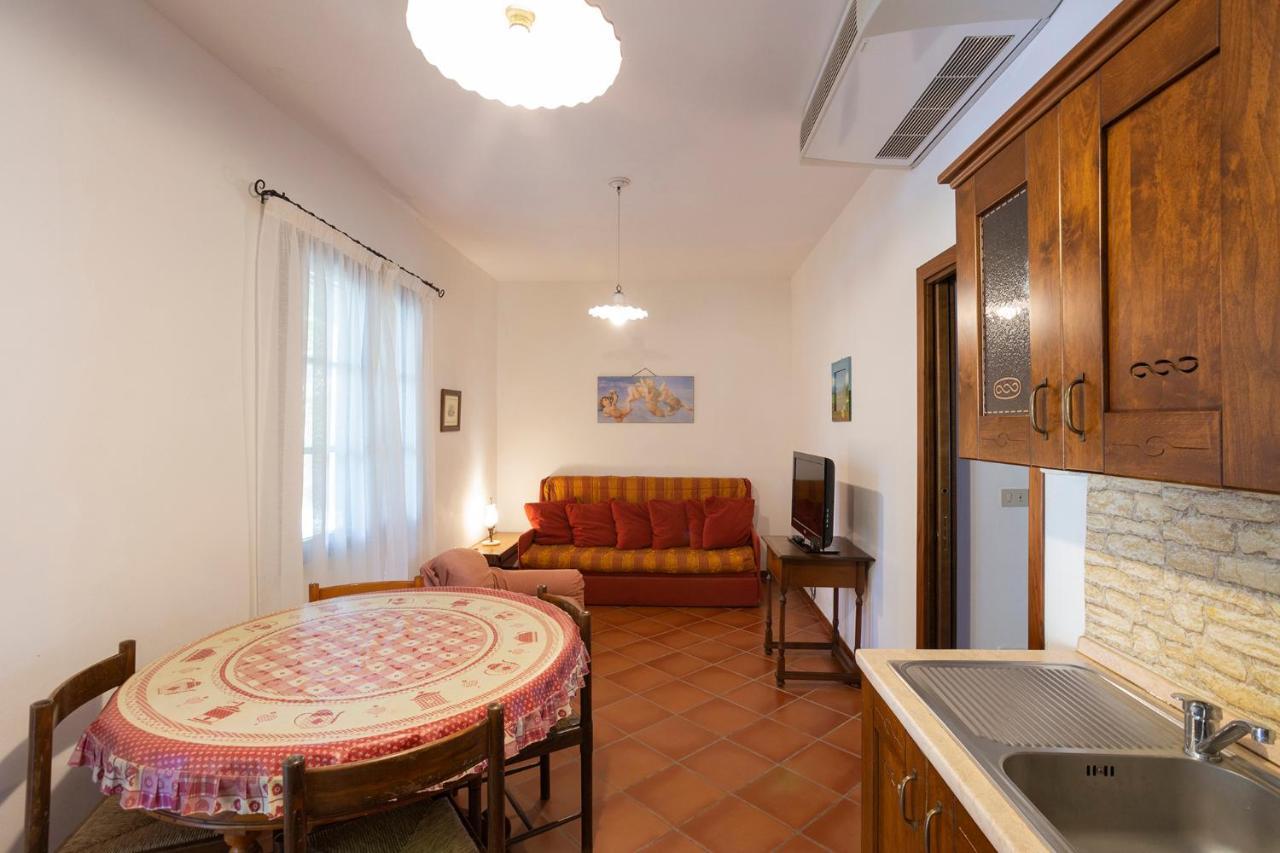 Aparthotel Elena 3*
